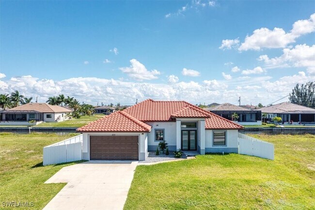 1231 Old Burnt Store Rd N in Cape Coral, FL - Building Photo - Building Photo