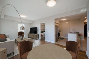 The Duchess in Ottawa, ON - Building Photo