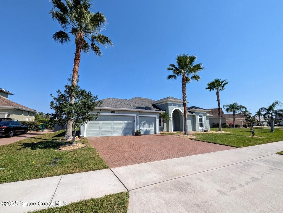 3694 Gatwick Manor Ln in Melbourne, FL - Foto de edificio