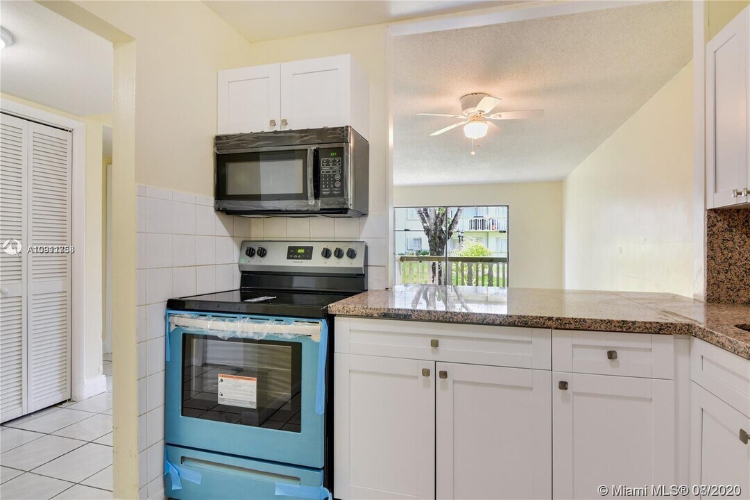 15221 NE 6th Ave-Unit -A103 in Miami, FL - Foto de edificio
