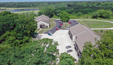 Ashton Apartments in Terre Haute, IN - Foto de edificio - Building Photo