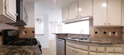 11020 Hesby St, Unit 1 in Los Angeles, CA - Foto de edificio - Building Photo