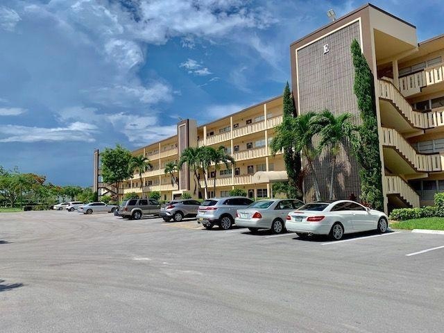 2099 Wolverton E in Boca Raton, FL - Building Photo