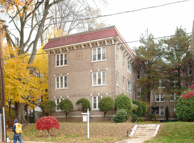 8-14 Concord St in West Hartford, CT - Building Photo - Building Photo