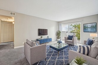 Glen at Lakewood in Lakewood, CO - Foto de edificio - Building Photo