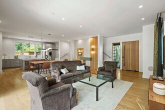 1510 Newton St in Austin, TX - Building Photo - Building Photo