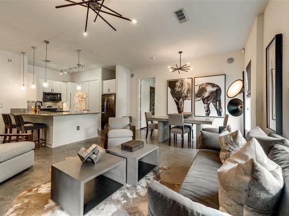 2950 McKinney Ave in Dallas, TX - Building Photo