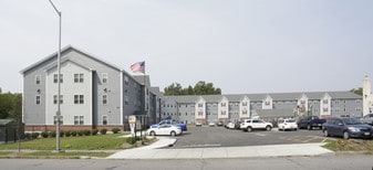 Independence Square Apartments in Newburgh, NY - Building Photo