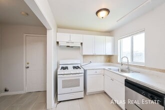 3340 N Dexter Ct in Denver, CO - Building Photo - Building Photo