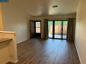 952 Villa Terrace in Brentwood, CA - Foto de edificio - Building Photo