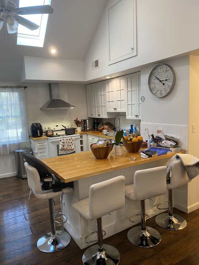 409 Boston Rd, Unit 2