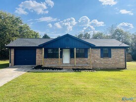 3018 Charity Ln in Hazel Green, AL - Building Photo