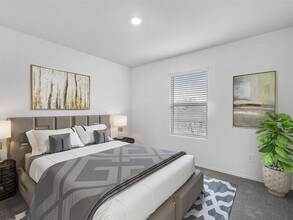 1202 Silver Fir Ct in Conroe, TX - Foto de edificio - Building Photo