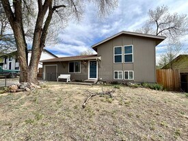 2123 Fernwood Dr in Colorado Springs, CO - Building Photo