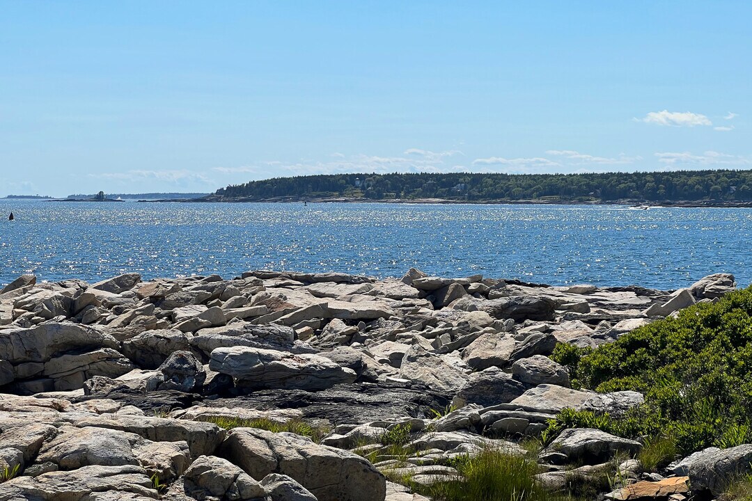 77 Linekin Rd in Boothbay Harbor, ME - Building Photo