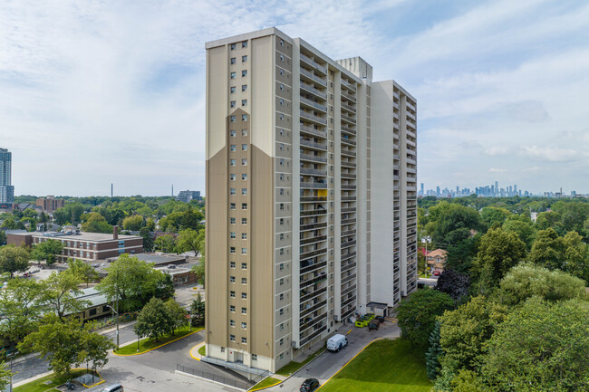 2 Second St in Toronto, ON - Building Photo - Building Photo