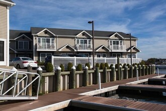 60 Front St in East Rockaway, NY - Building Photo - Building Photo