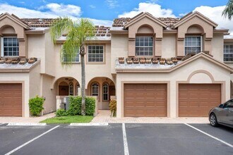 9449 Boca River Cir in Boca Raton, FL - Foto de edificio - Building Photo