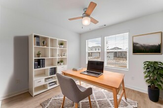 114 S Maroon Ave in Fayetteville, AR - Foto de edificio - Building Photo