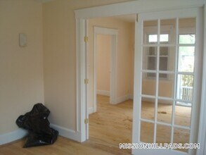 2 Mission St, Unit 2 in Boston, MA - Building Photo - Building Photo