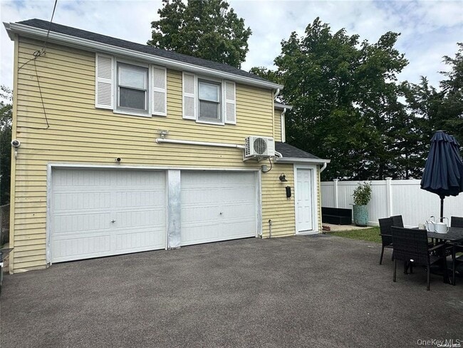 9 Court St E in East Rockaway, NY - Building Photo - Building Photo