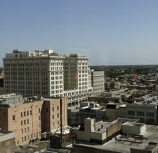 200 Carondelet in New Orleans, LA - Building Photo - Building Photo