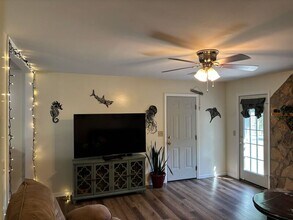 206 Village Green Cir in Summerville, SC - Building Photo - Building Photo