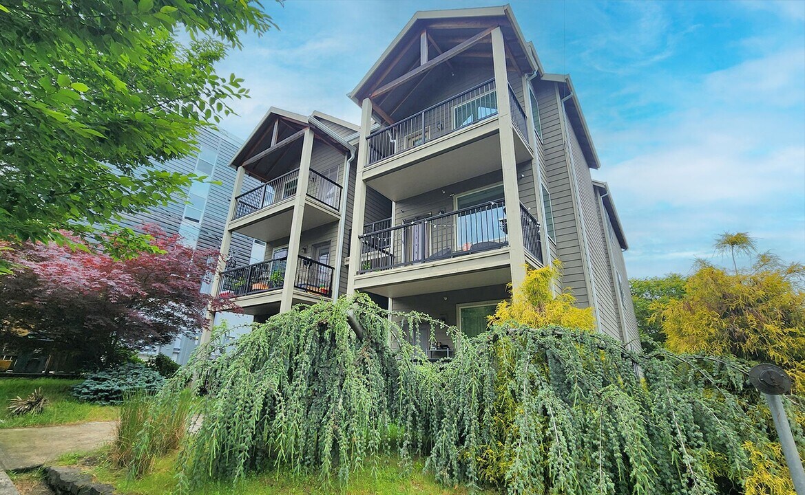 1555 N Willis Blvd, Unit 5 in Portland, OR - Foto de edificio