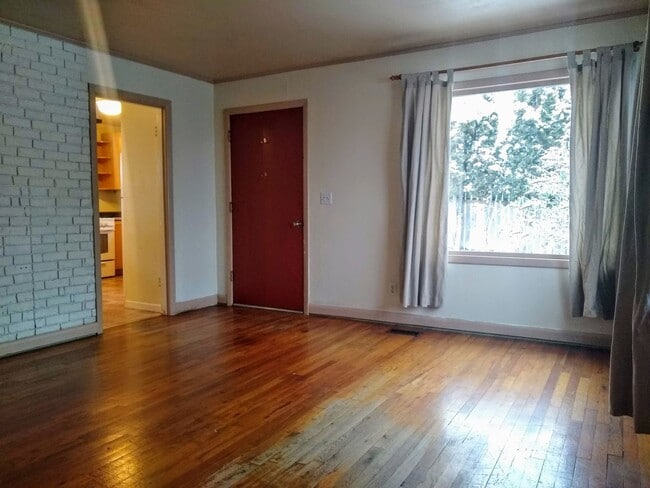 665 E Jewett Blvd in White Salmon, WA - Building Photo - Building Photo