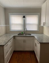 210 Oakview Rd in High Point, NC - Building Photo - Building Photo