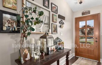 108 Sandpiper Ct in Fletcher, NC - Building Photo - Building Photo