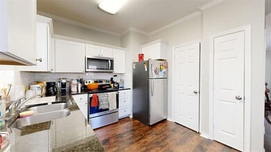 301 Nimitz St in College Station, TX - Building Photo - Building Photo