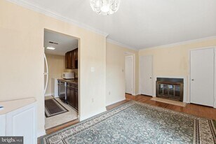 2930 Buell Ct in Dumfries, VA - Building Photo