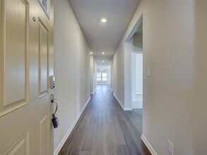 100 Greenspire Ln in Hutto, TX - Building Photo - Building Photo