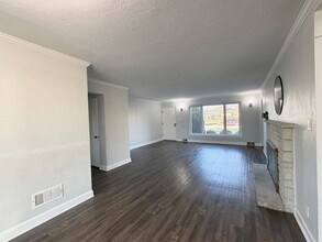 1616 Mayfield Ave in Joliet, IL - Building Photo - Building Photo