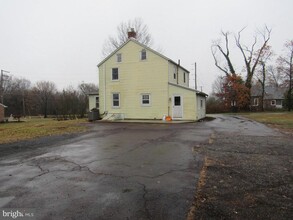 377 Morwood Rd in Telford, PA - Foto de edificio - Building Photo