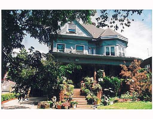 51 Richmond Ave in Buffalo, NY - Building Photo