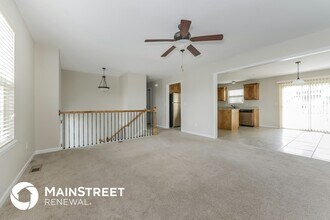 425 Sunflower Dr in Raymore, MO - Foto de edificio - Building Photo