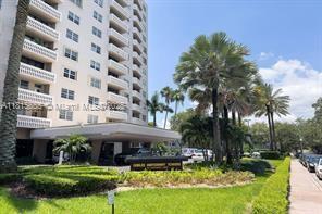 property at 90 Edgewater Dr