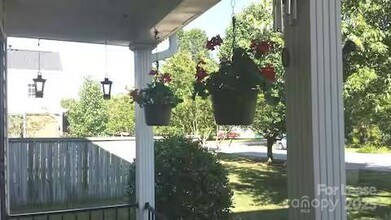 2017 Coatsdale Ln in Matthews, NC - Building Photo - Building Photo