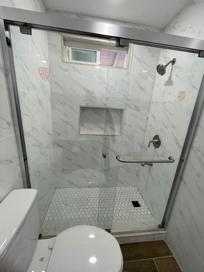 16708 Lawnwood St in La Puente, CA - Foto de edificio - Building Photo