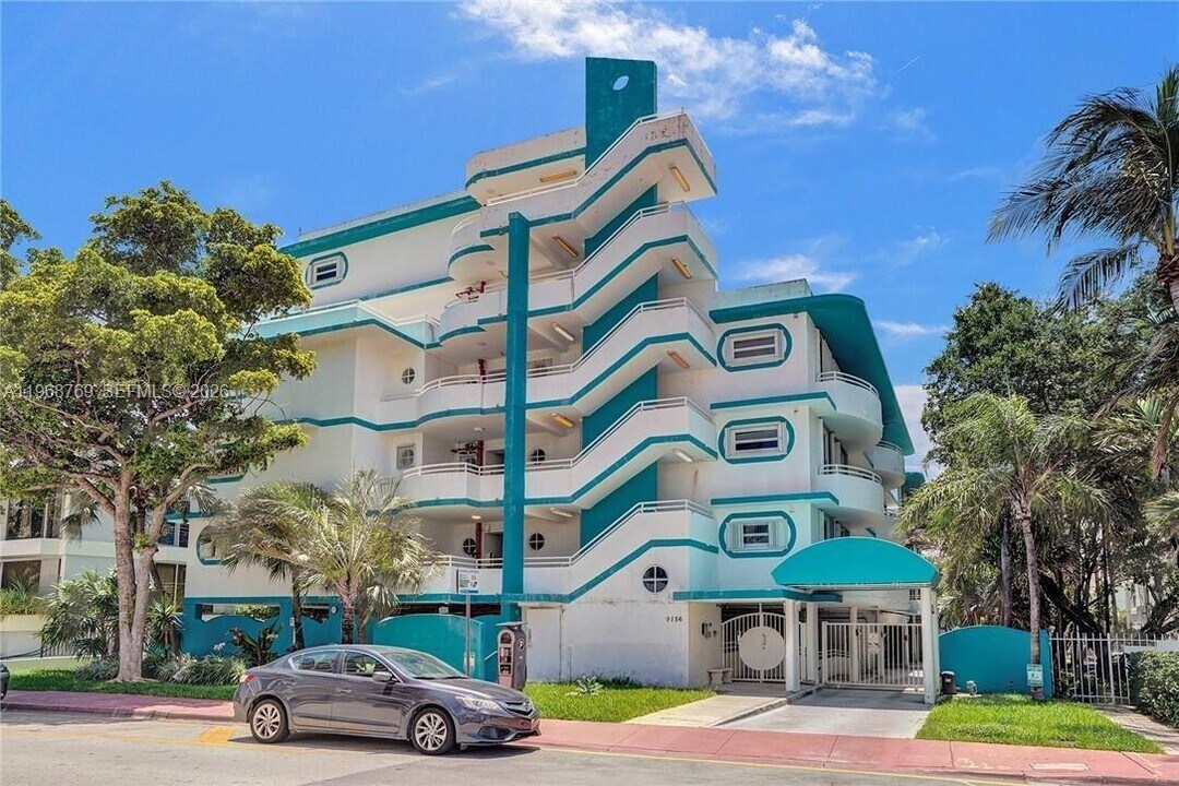 9156 Collins Ave in Surfside, FL - Building Photo