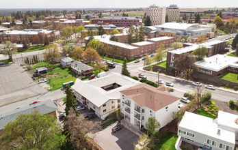 Cedar Apartments in Cheney, WA - Foto de edificio - Building Photo