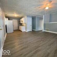 2933 N Gladstone Ave in Indianapolis, IN - Building Photo - Building Photo