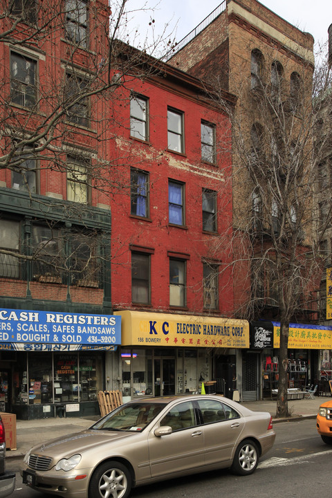 186 Bowery in New York, NY - Building Photo