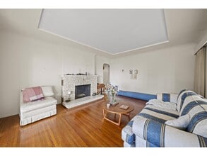 14862 Thrift Ave in White Rock, BC - Building Photo - Building Photo