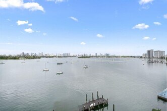 1228 West Ave in Miami Beach, FL - Foto de edificio - Building Photo