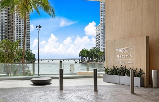 300 Biscayne Blvd Way, Unit 1205 in Miami, FL - Building Photo - Building Photo