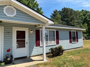 1313 Ireland Dr in Fayetteville, NC - Building Photo - Building Photo