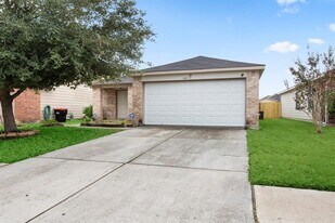 1614 Wooded Acres Dr in Humble, TX - Building Photo